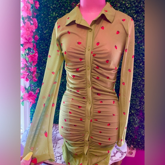 Strawberry print mesh dress - Picture 9 of 10